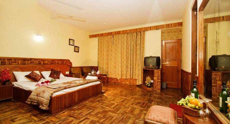 Hotel Rajhans, Manali 4